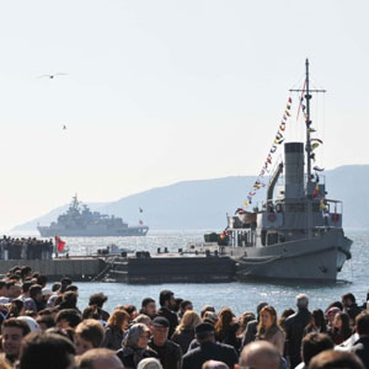Askeri Birliklerden Çanakkale Boğazı'nda Gövde Gösterisi