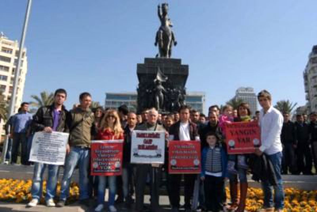Atanamayan İtfaiyecilerden Protesto Yürüyüşü