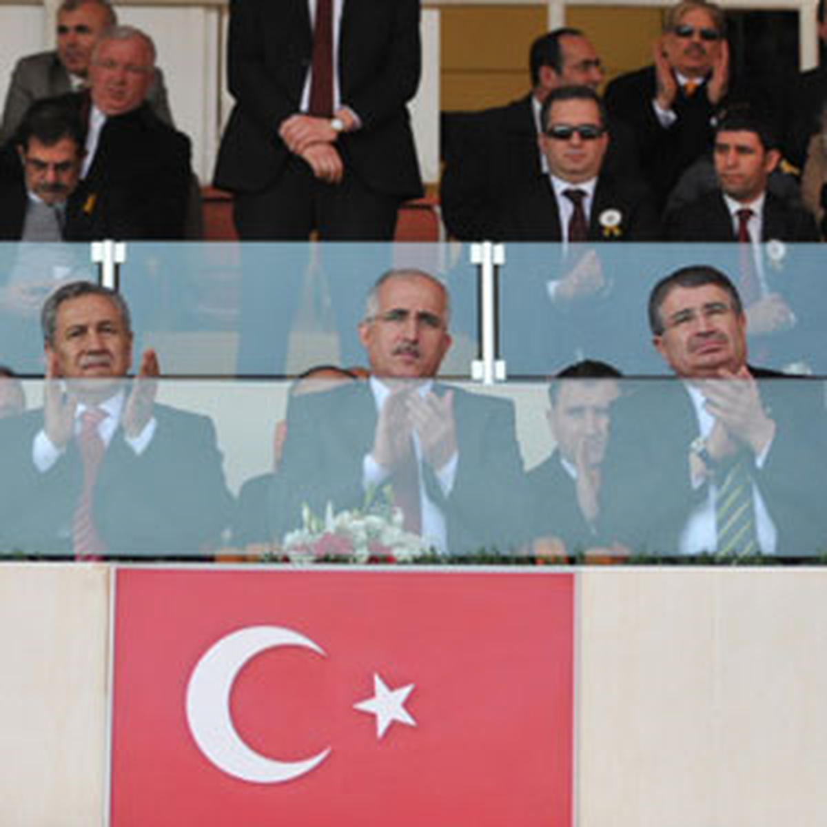 Başbakan Yardımcısı Arınç ve Bakanlar, Muharip Gaziler Derneği ile Şehit Aileleri Yardımlaşma...
