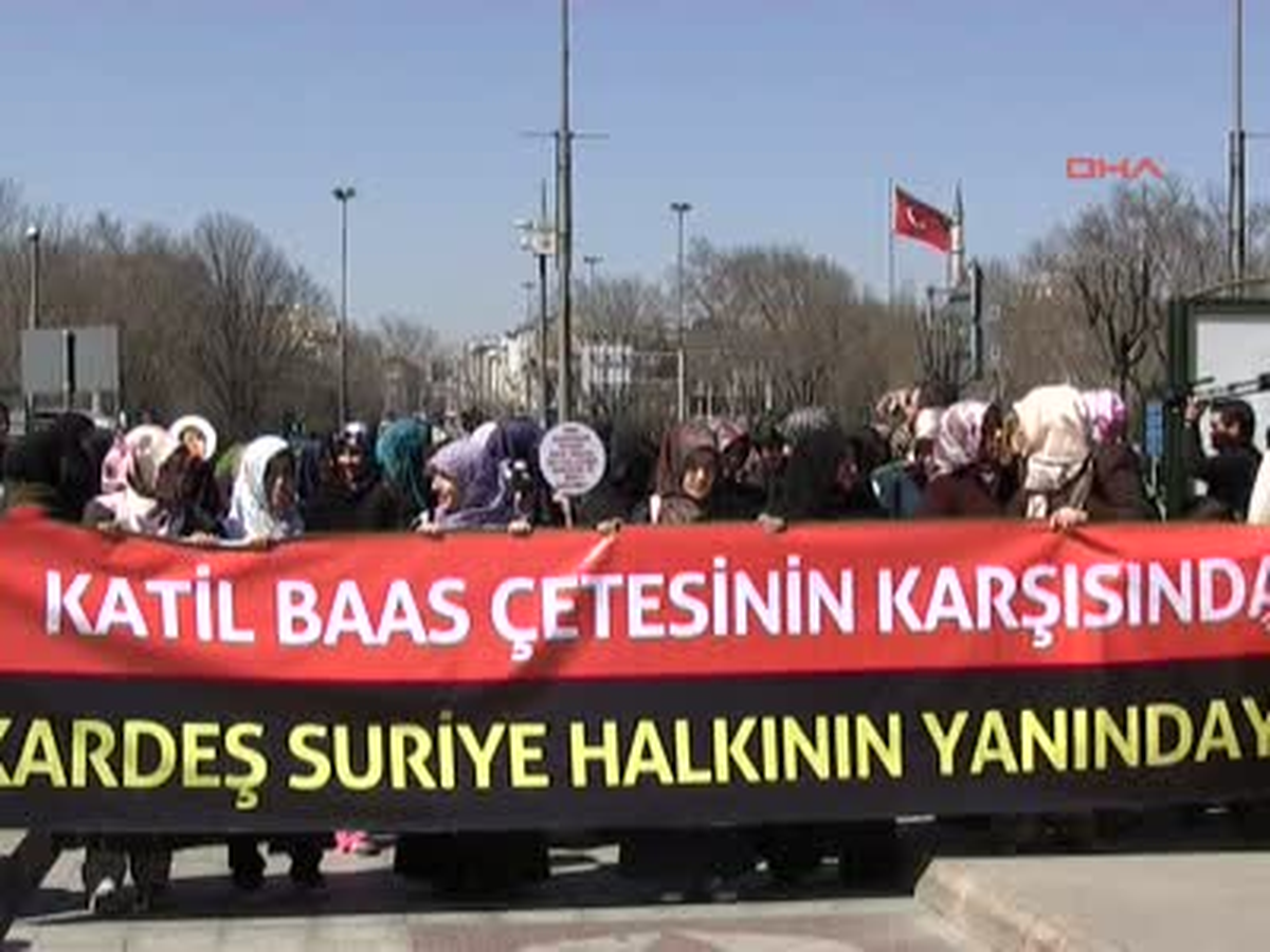 Beyazıt Meydanı\'nda Suriye Protestosu