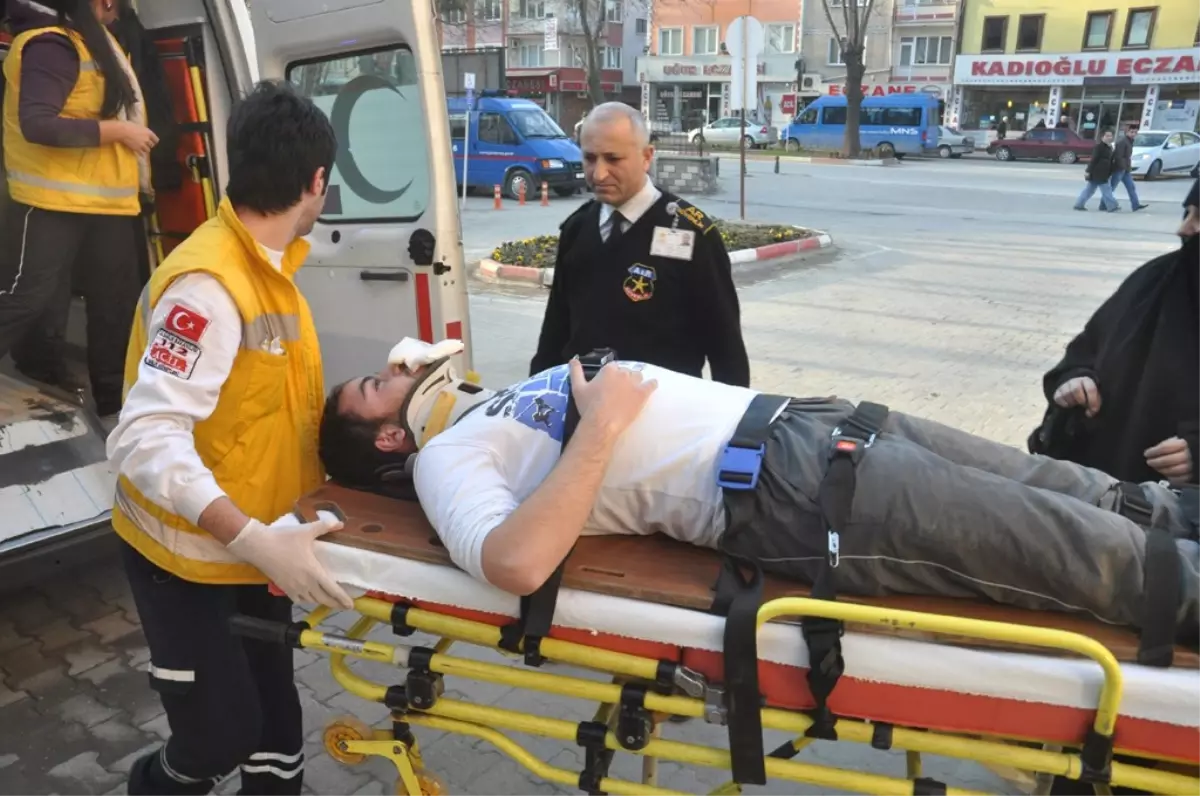 Bursa'da Motosiklet Kazası: 3 Yaralı