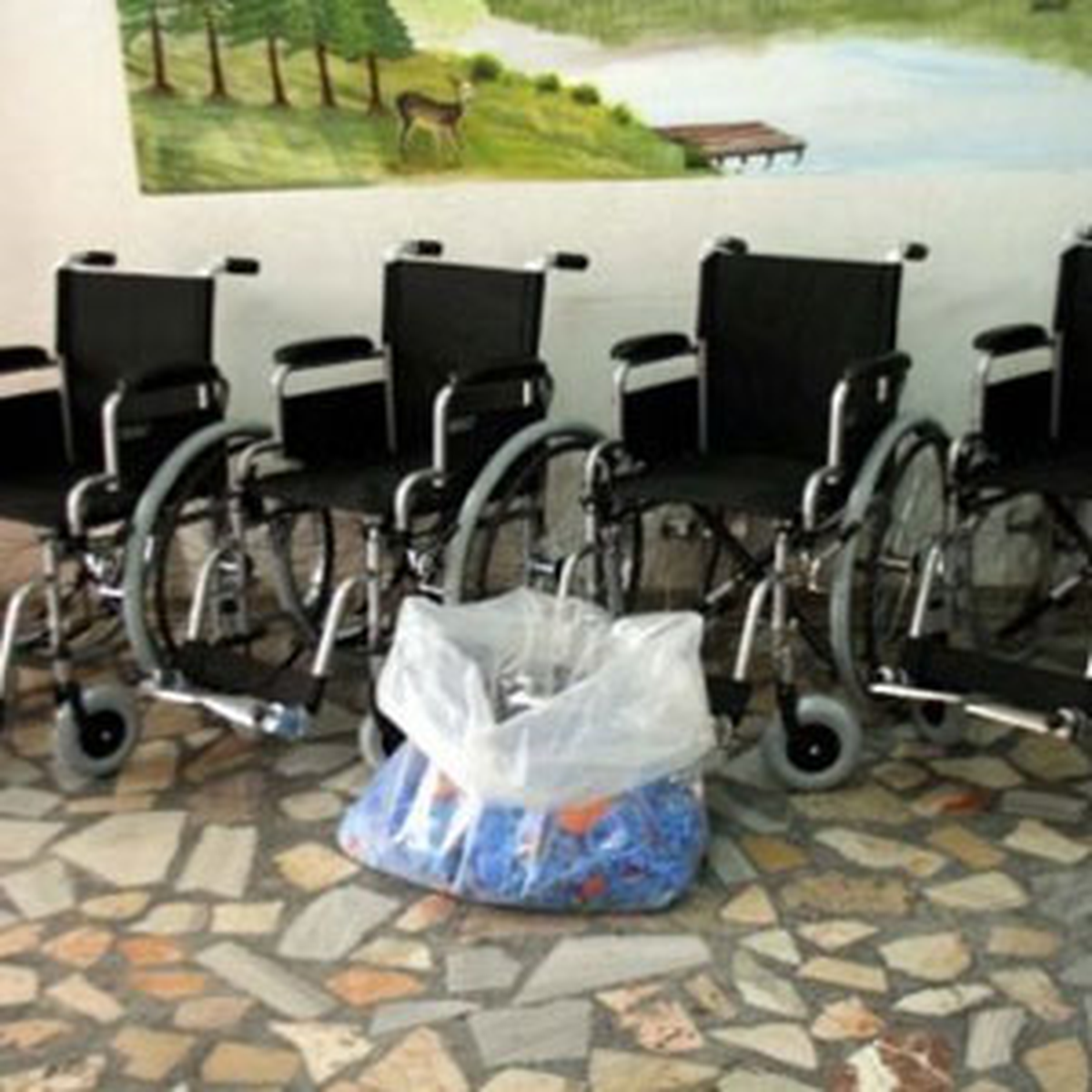 Dört Tekerlekli Sandalye İçin 1,5 Ton Kapak Topladılar