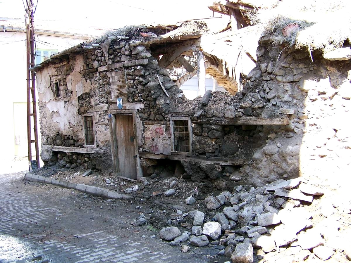 Eskişehir'de Tarihi Hamam Çöktü : 1 Yaralı
