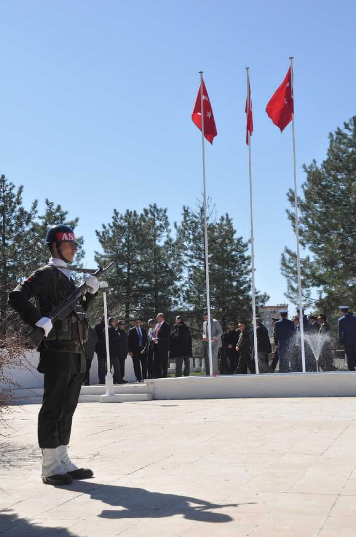 Güneydoğu'da Şehitler Günü'nda Anma Törenleri Düzenlendi