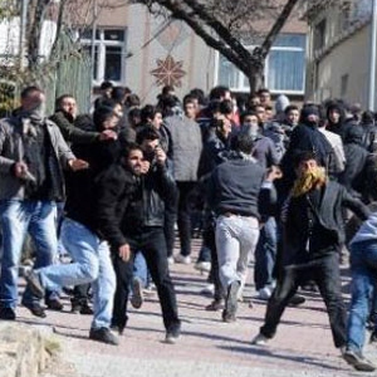 Bayram, Savaşa Döndü