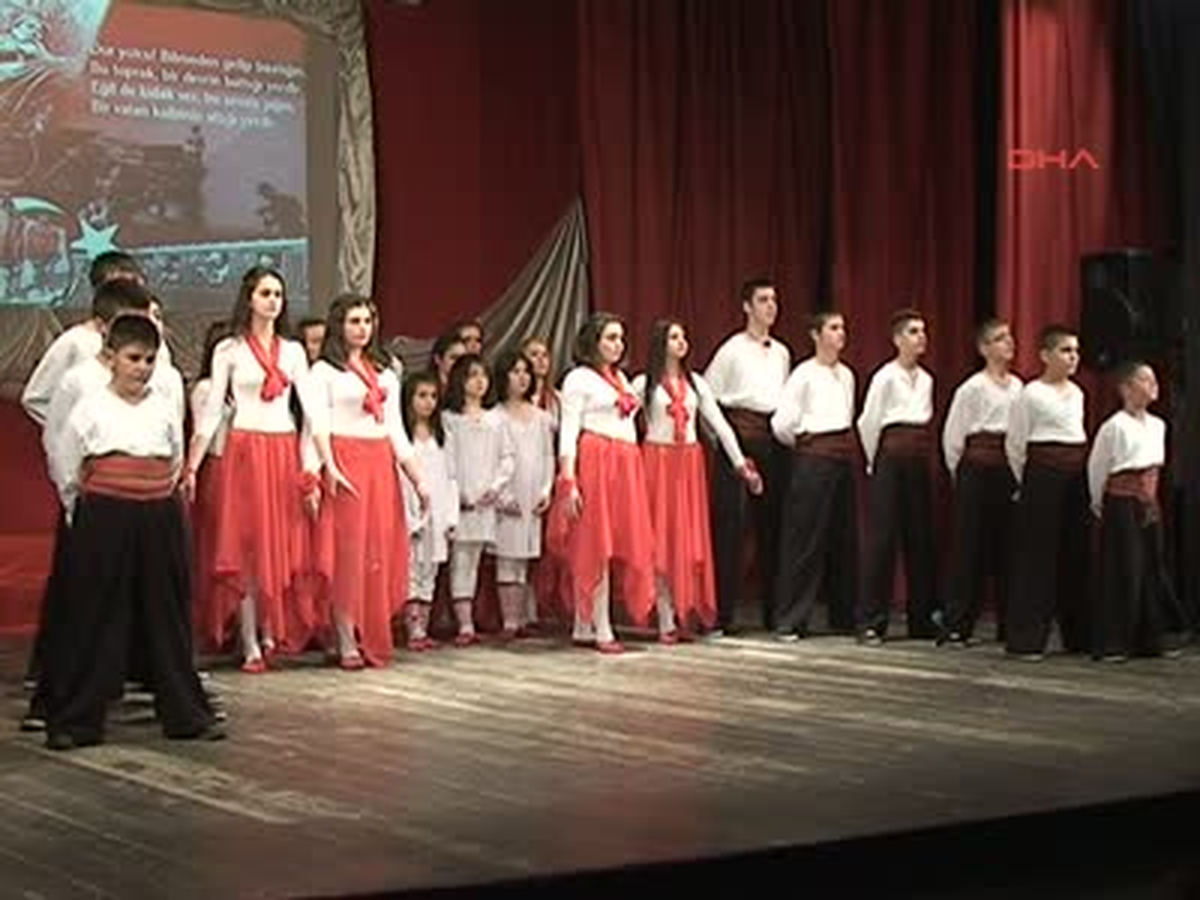 Kosova\'daki Türk Askerlerinin Duygulu Çanakkale Zaferi Programı