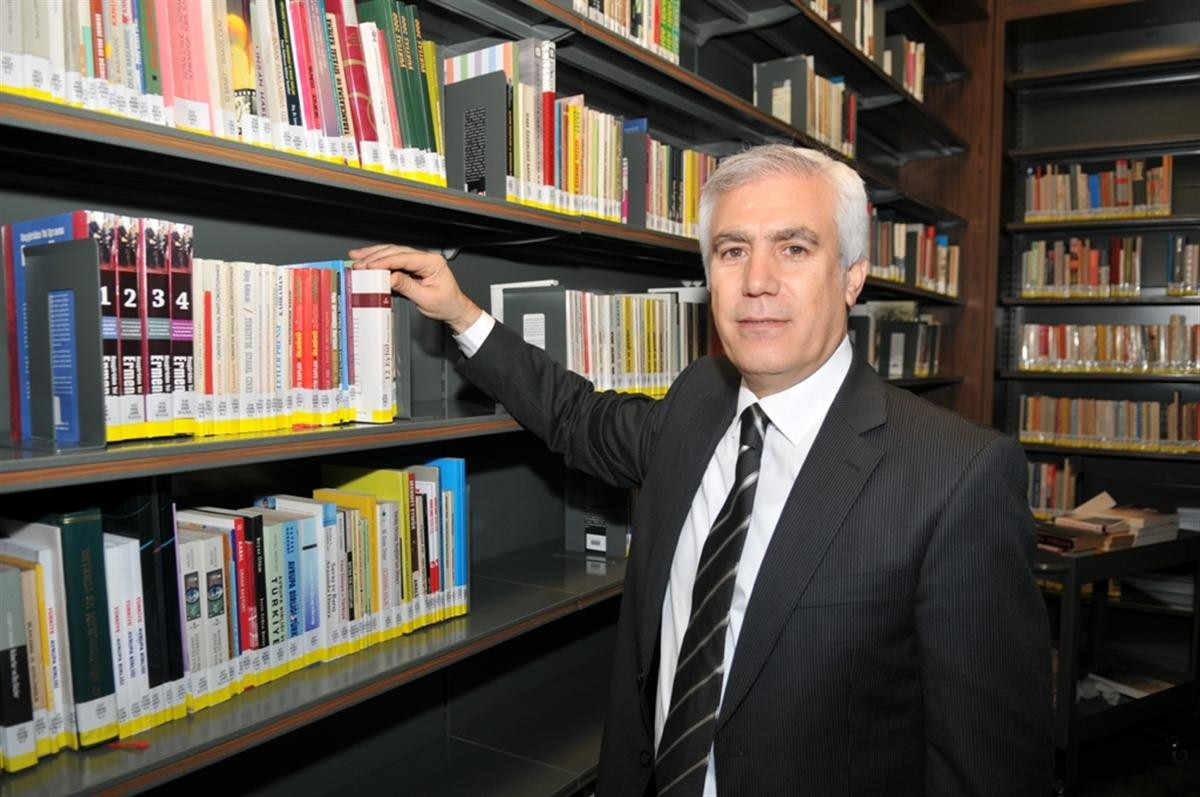 Nilüfür'en Üçüncü Kütüphanesi Üçevler'de