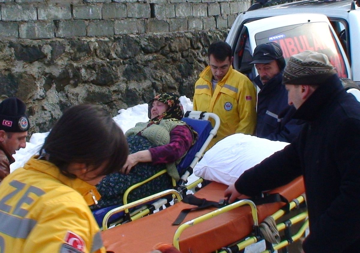 Rize\'de Paletli Ambulans Can Kurtardı