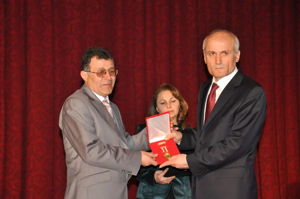 Şehit Ailelerine Devlet Övünç Madalyası Verildi