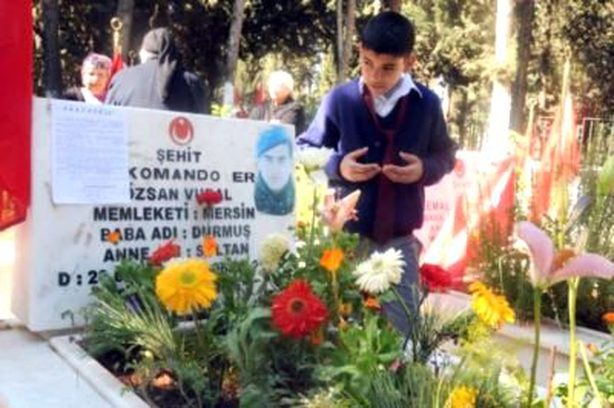 Şehit Eşi, Anma Törenine Bebeğiyle Geldi