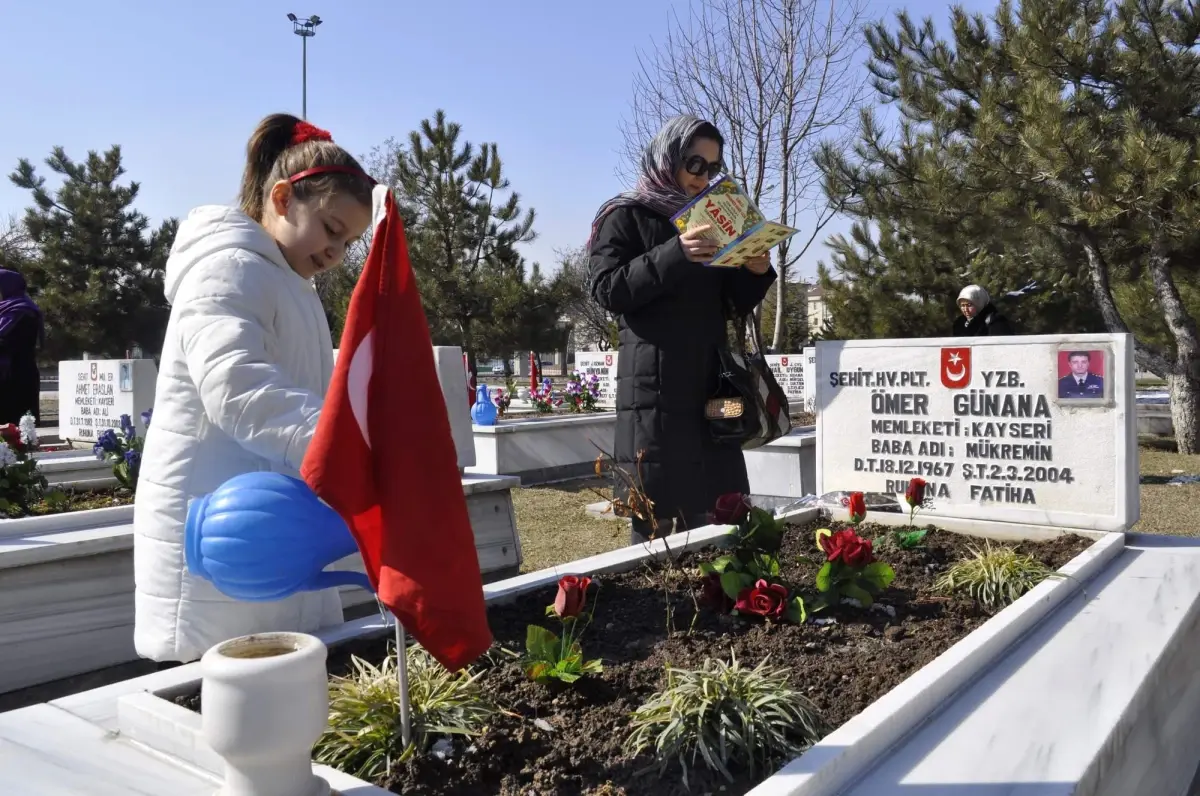 Şehitler Hüzünle Anıldı