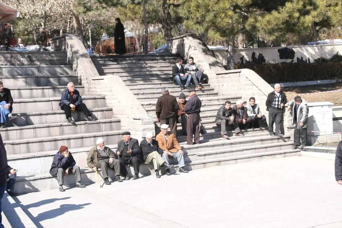 Yozgatlılar Güneşli Havanın Tadını Çıkardı