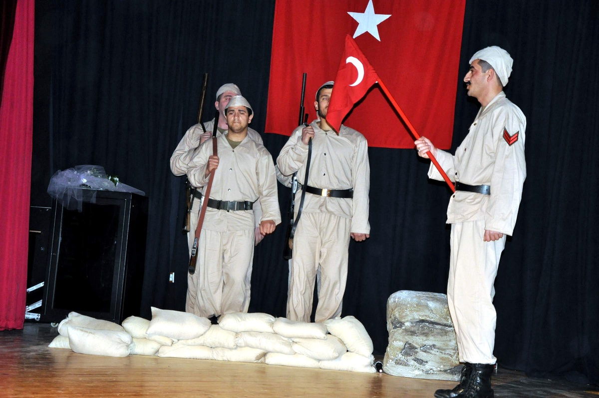 \'Ağıtlarla Çanakkale ve Yemen Cepheleri\' Nazilli\'de Sahnelendi