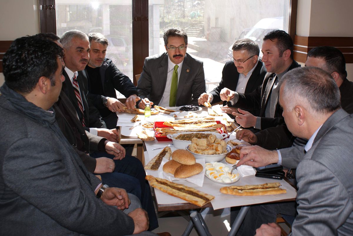 AK Parti'li Ünal'dan Kurum Ziyaretleri