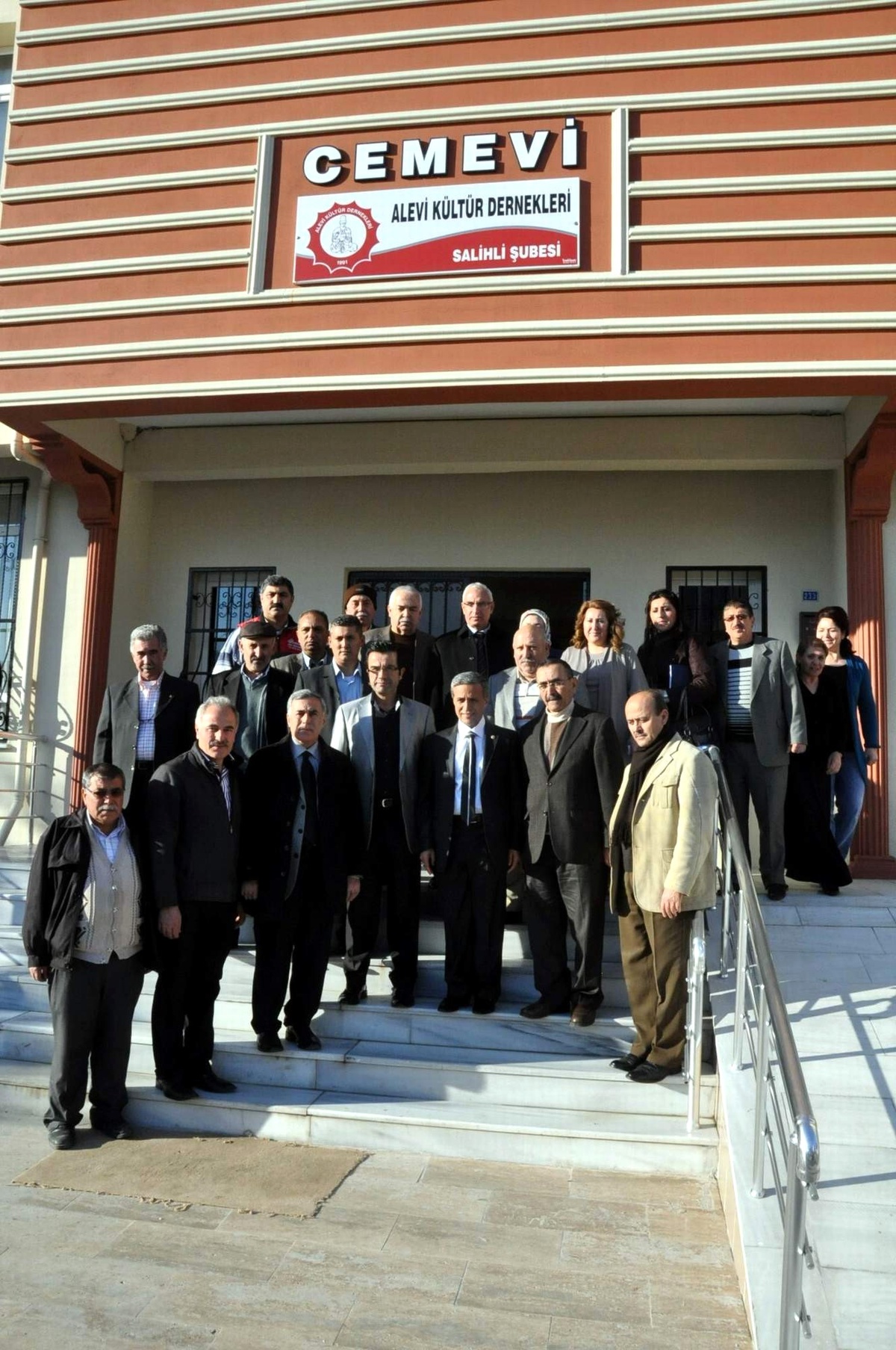 AK Parti\'li Yurttaş, Cemevi\'ni Ziyaret Etti
