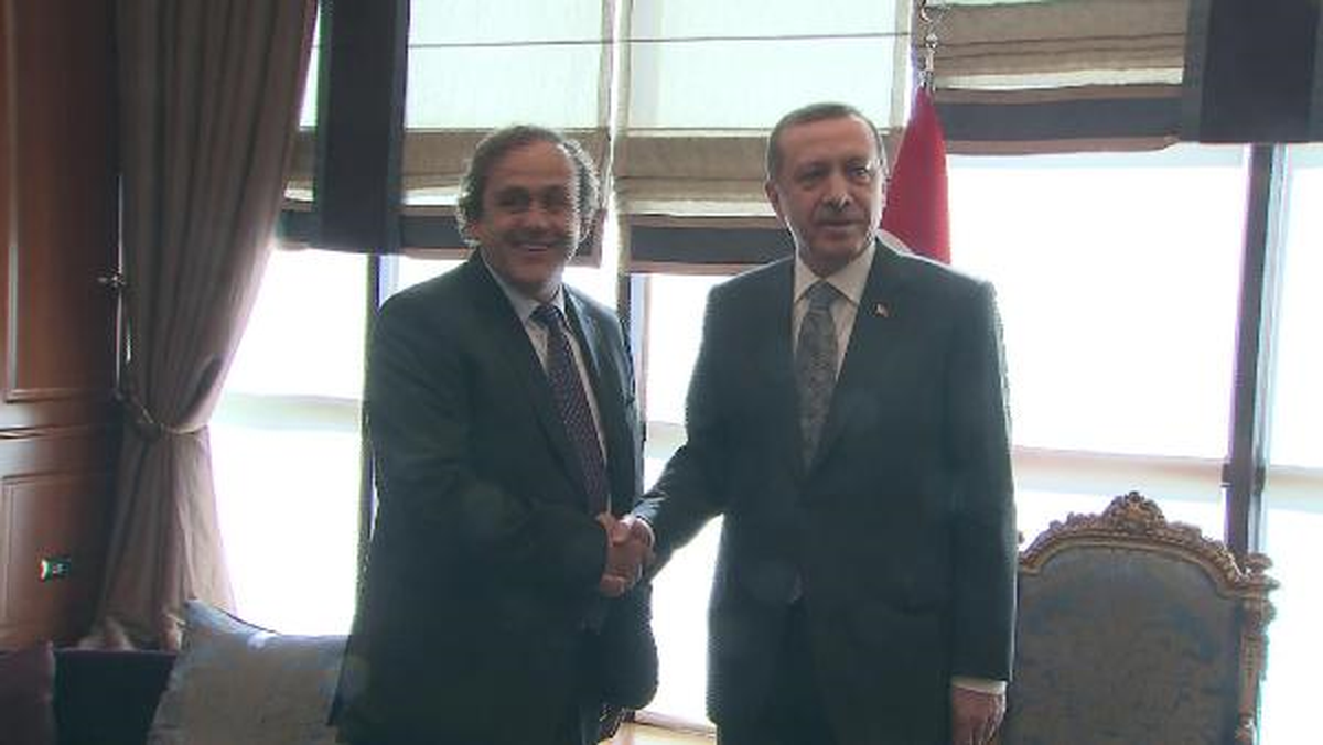 Başbakan Erdoğan, UEFA Başkanı Platini ile Görüştü