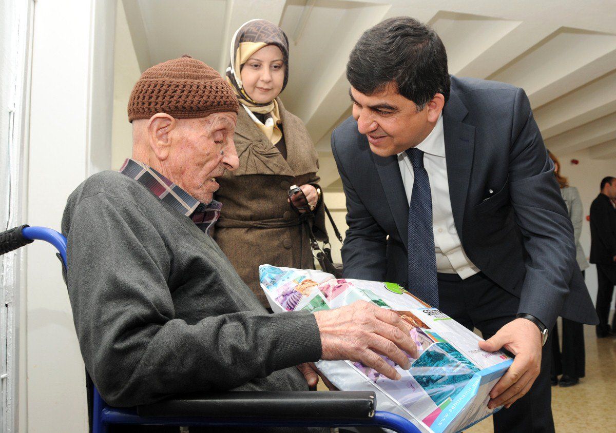 Başkan Rıdvan Fadıloğlu Huzurevi Sakinleriyle Biraraya Geldi