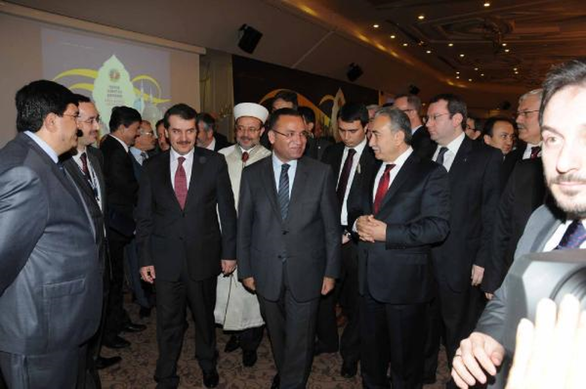 Bozdağ: "Bdp\'nin Derdi Nevruz Değil, Olay Çıkarmak"
