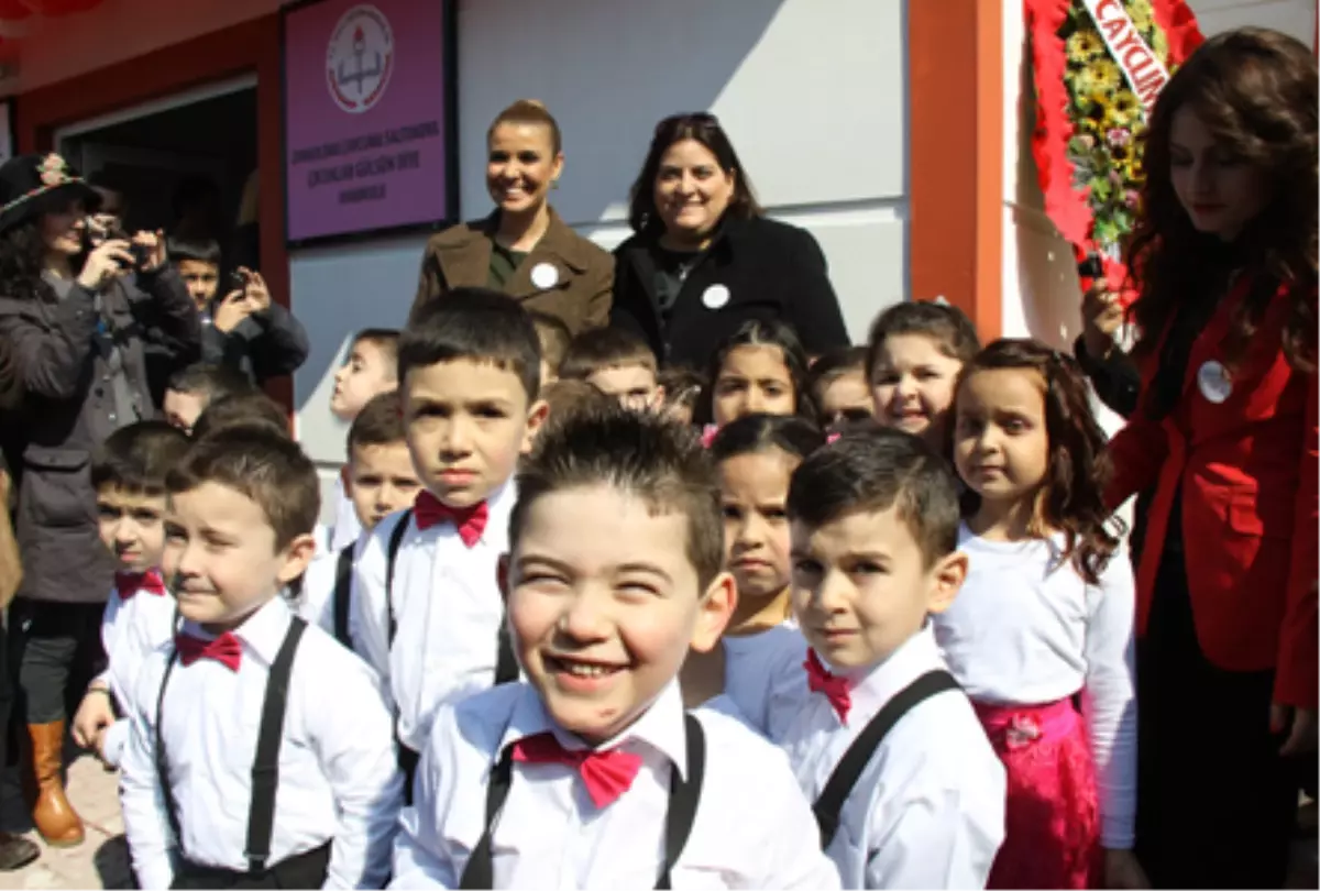 Çaycuma\'da Gülben Ergen\'e Yoğun İlgi