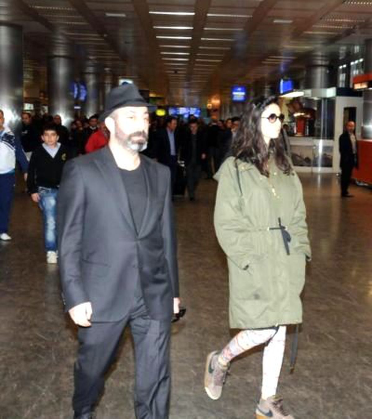 Cem Yılmaz ve Eşi Balayından Döndü