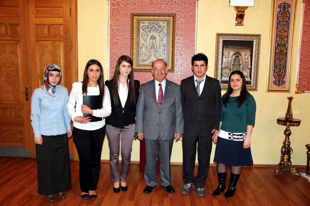 Cü Öğrencileri Van\'da Kütüphane Kurmayı Hedefliyor