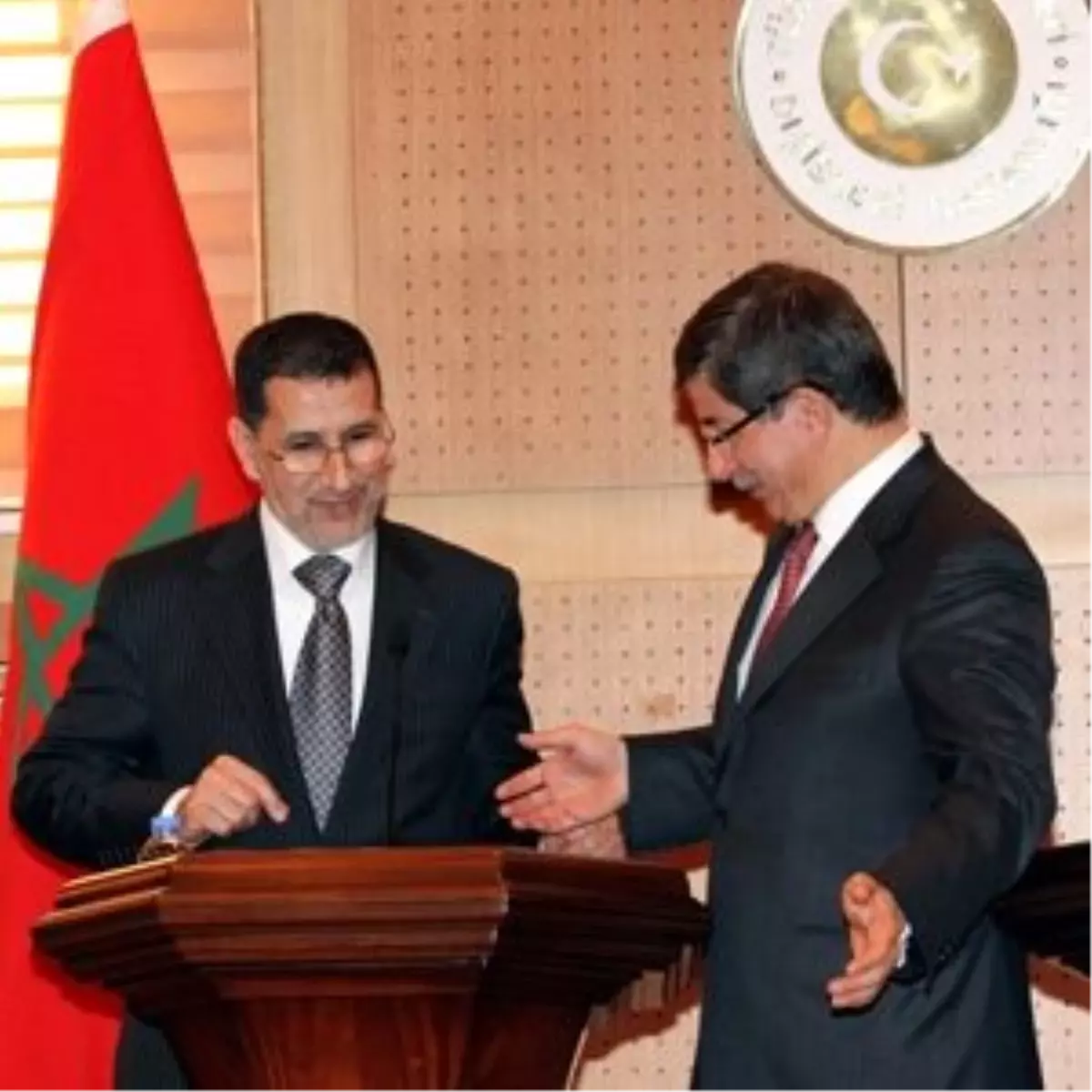 Davutoğlu, Fas Dışişleri Bakanı Osmani ile Görüştü