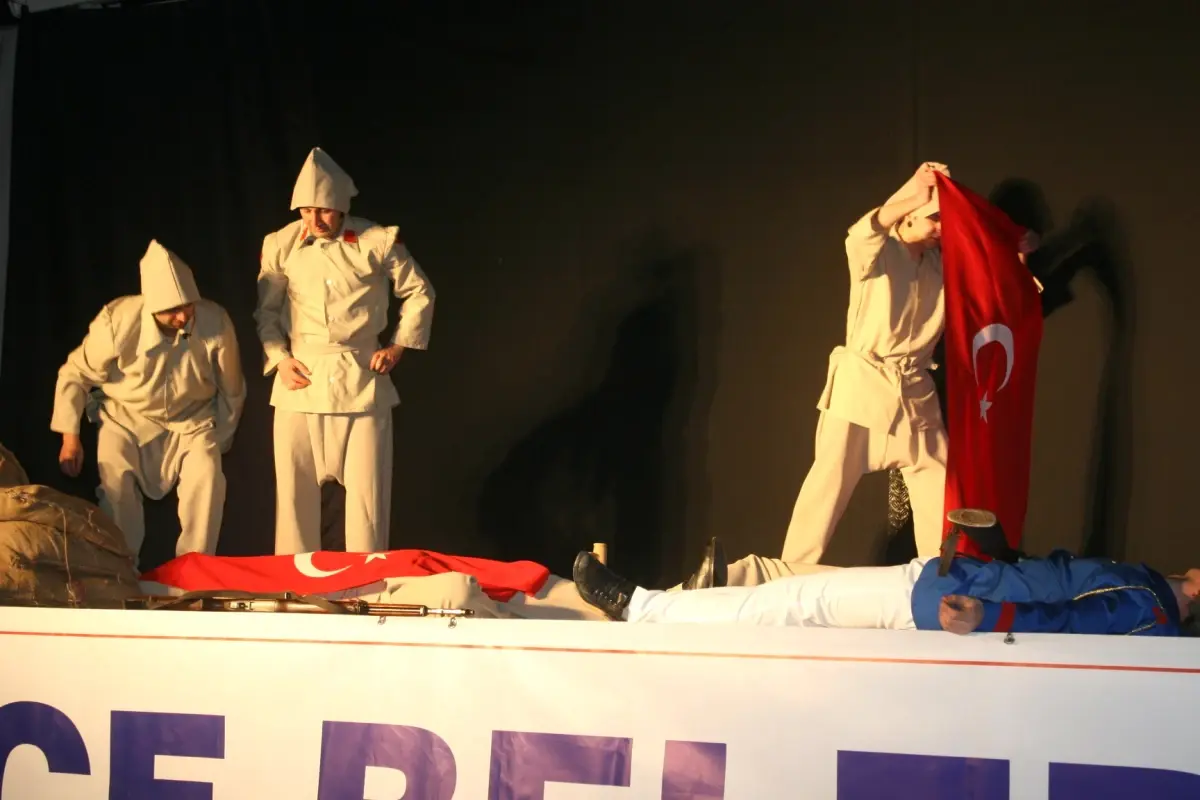 Düzce Belediyesi Üzüm Hoşafı ve Mayasız Ekmek Dağıttı