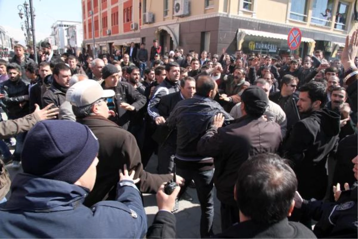 Erzincan\'da \'Zaman Aşımı\' Protestosu