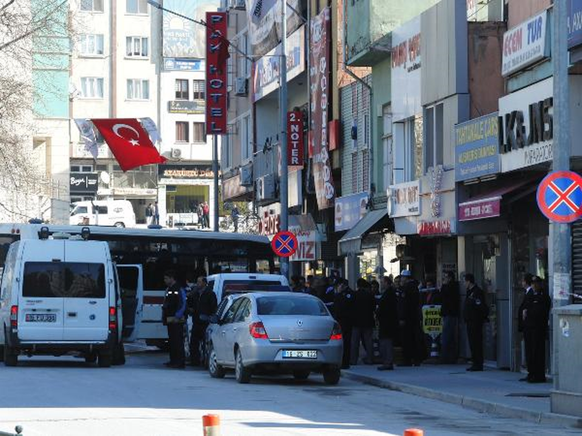 Gemlik\'te Şüpheli Paket Bomba Paniğine Neden Oldu