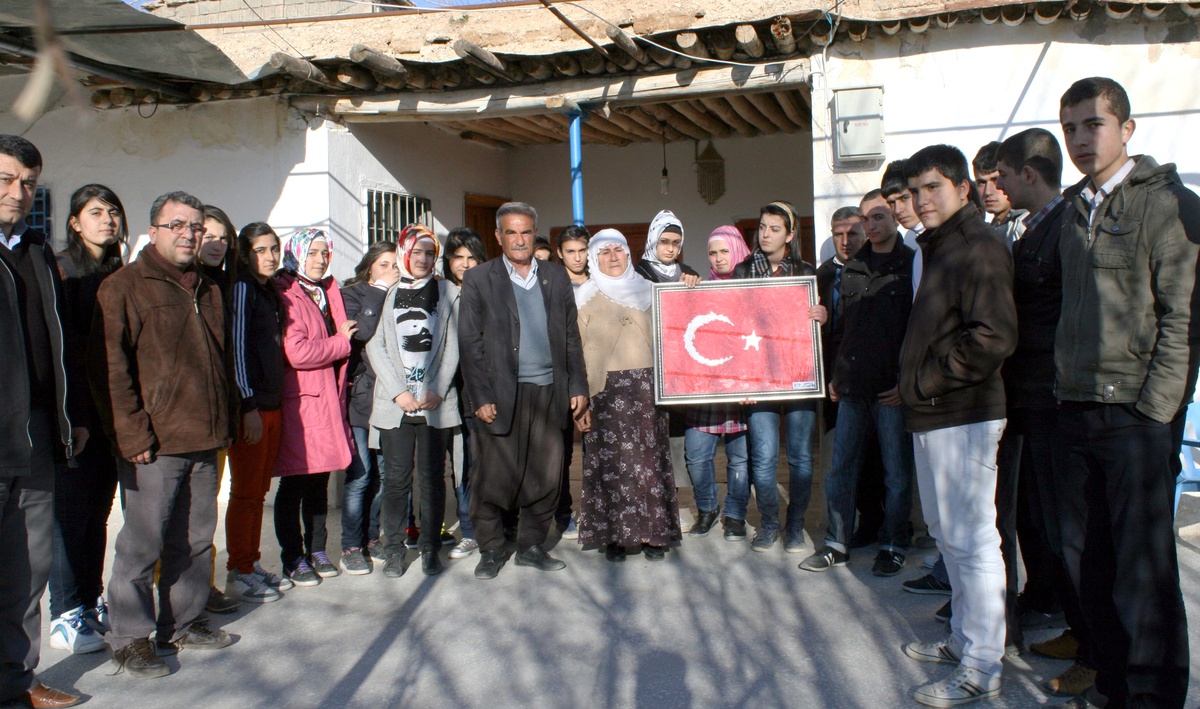 Gençlik Merkezinden Şehit Ailesine Ziyaret