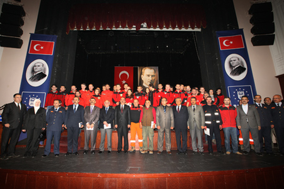 Gönüller Sertifikalarını Aldı