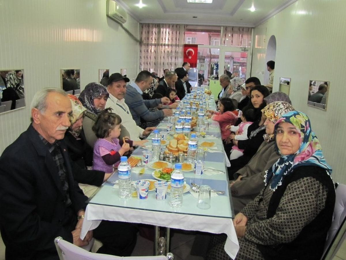 Hisarcık'ta Şehit ve Gazi Ailelerine Yemek