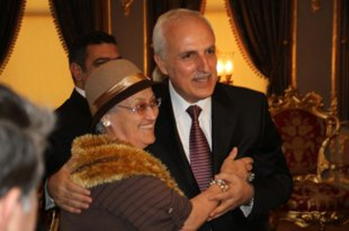Huzurevi Sakinlerinden Vali Mutlu\'ya Ziyaret