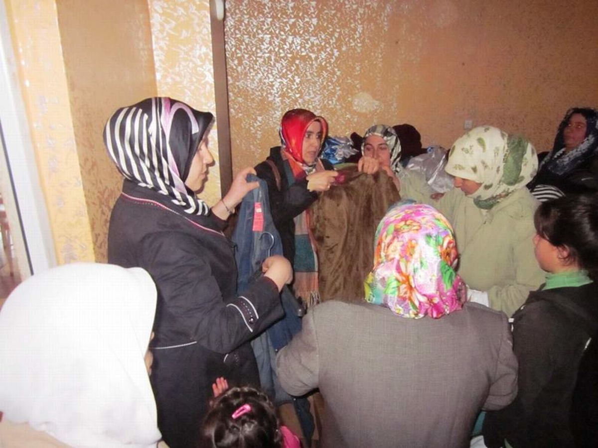 İhh İnsani Yardım Vakfı Siverekli Yetimleri Sevindirdi