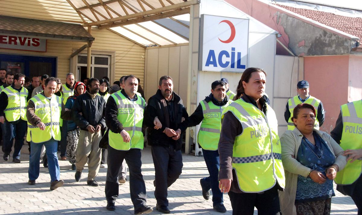 İnternetten Dolandıran Şebeke Çökertildi
