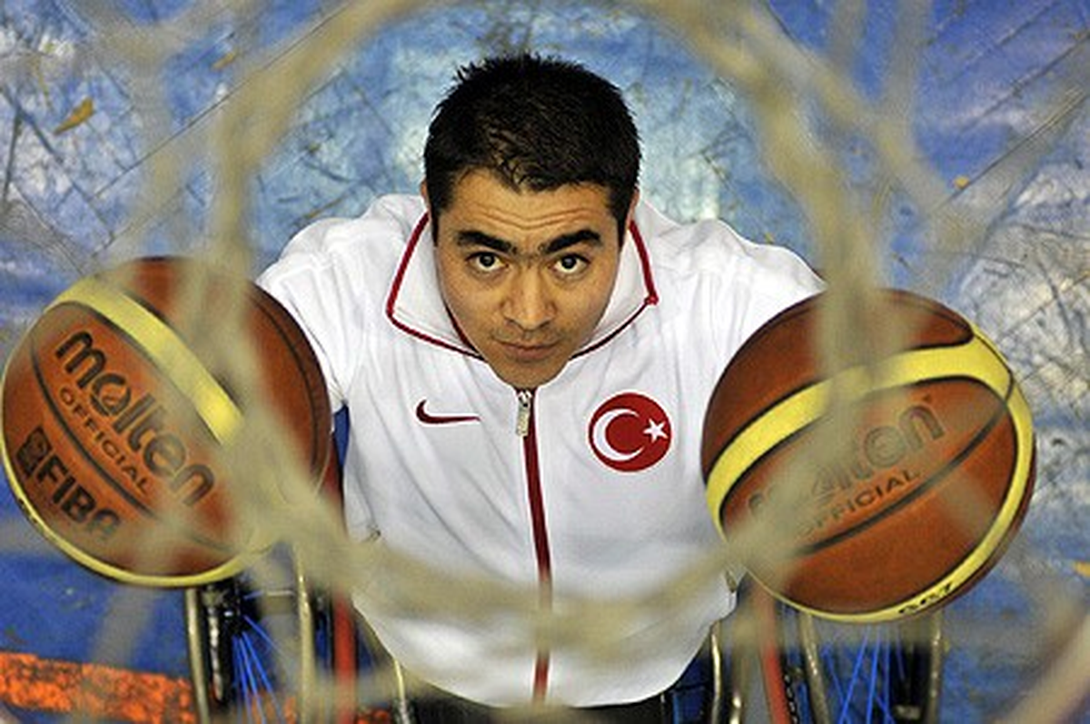 İzmir Büyükyşehir\'in Basketçisi, Londra\'da Boy Gösterecek
