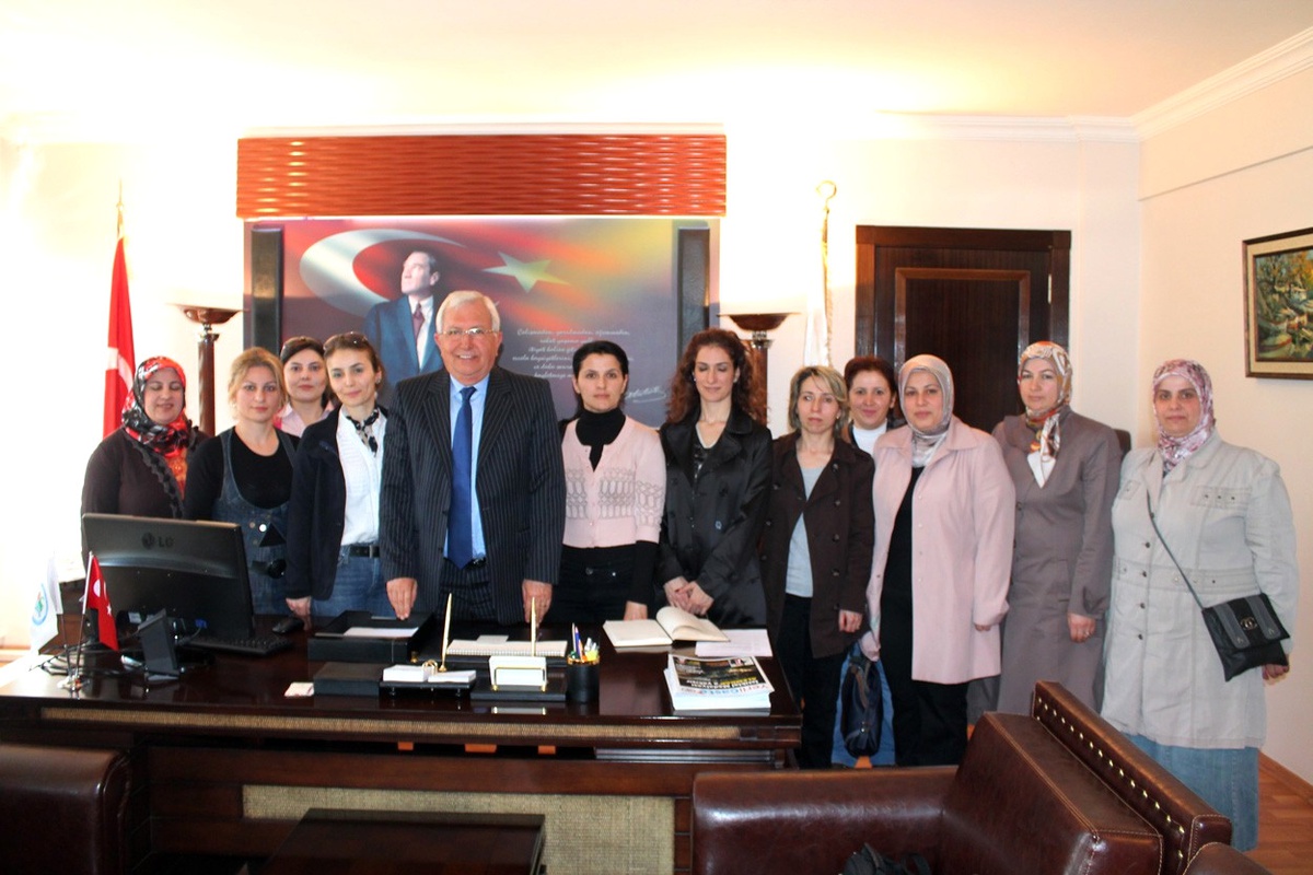 İzmirlioğlu İlköğretim Okulu Aile Birlirliğinden Posbıyık\'a Ziyaret
