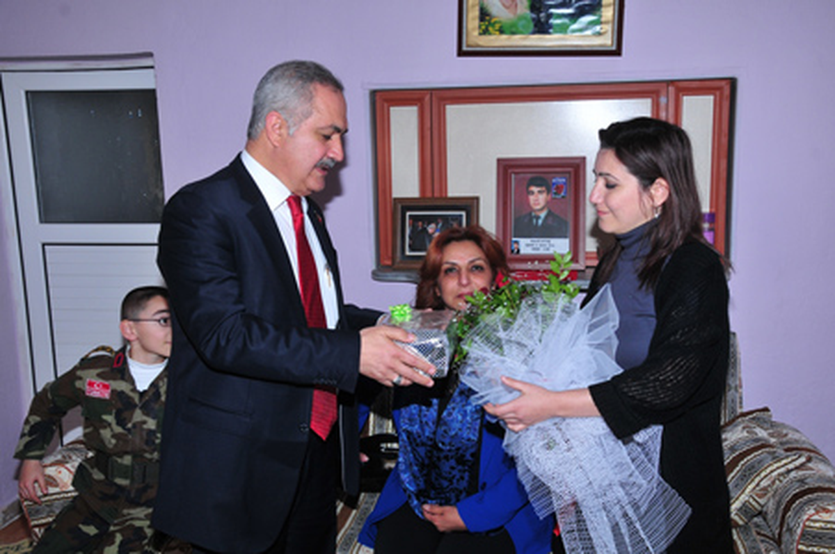 Kara, Şehit Ailelerini Unutmadı