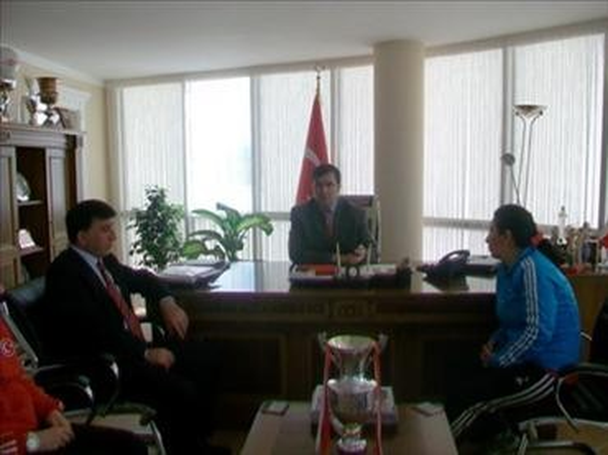 Kayaklı Koşuculardan Çintımar\'a Ziyaret