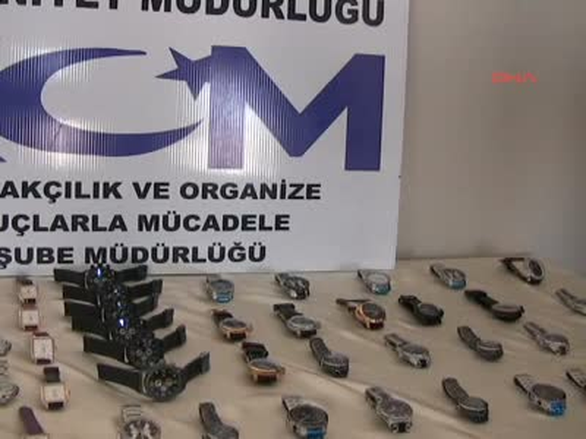 Kırıkkale\'de Tır İçinde 9 Bin 461 Adet Kaçak Saat Ele Geçirildi