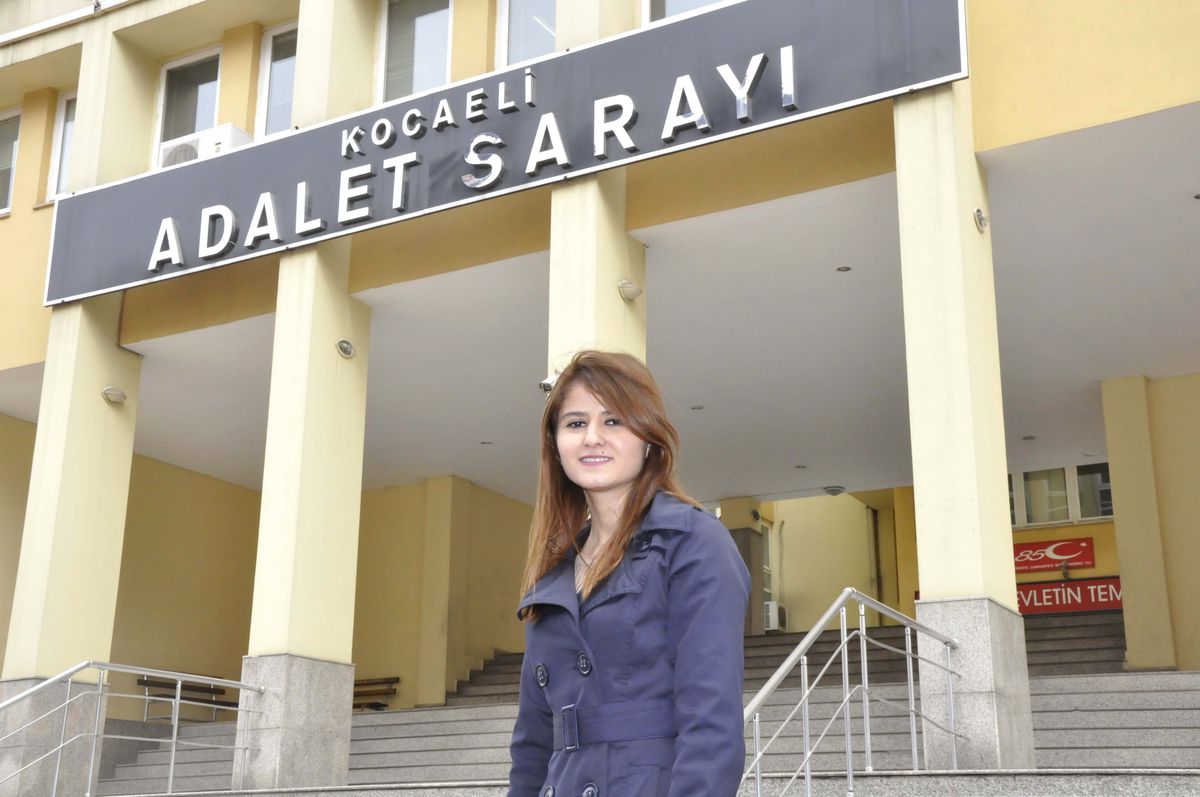Komek\'te Hızlı Klavye Eğitimi Alan Genç Kız İş Sahibi Oldu