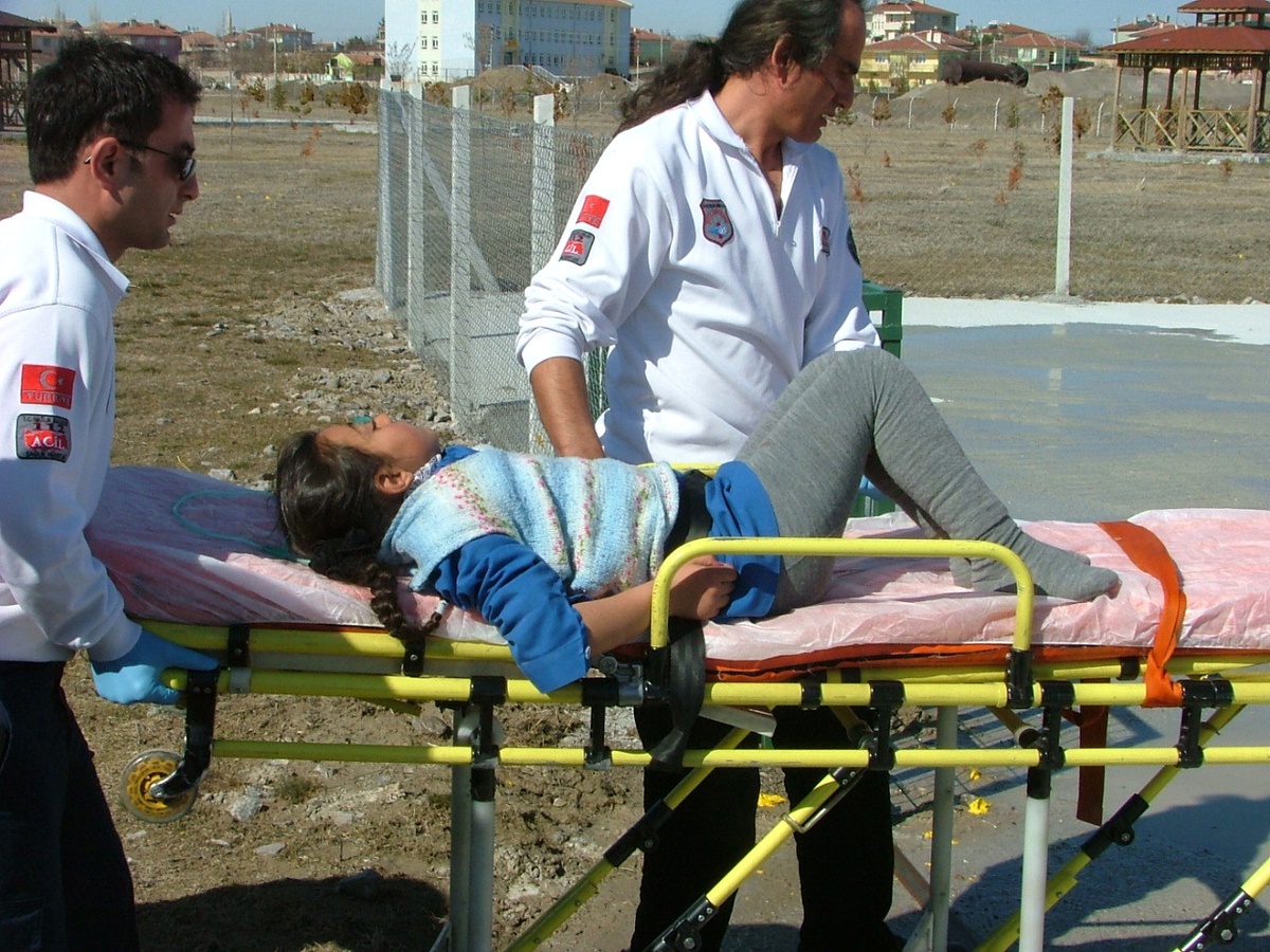 Komşu Kavgasında Atılan Kiremit, 8 Yaşındaki Çocuğu Hastanelik Etti