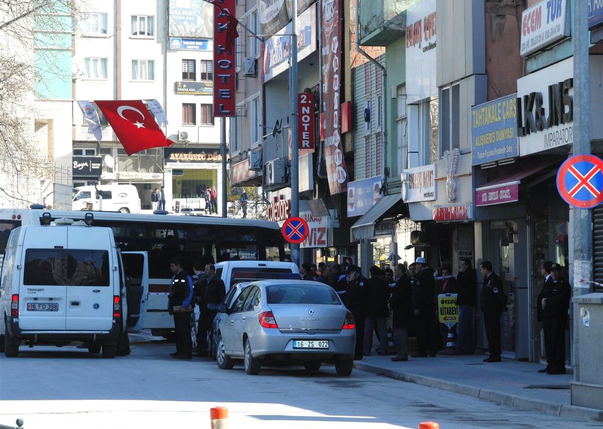Gemlik\'te Şüpheli Paket Korkuttu