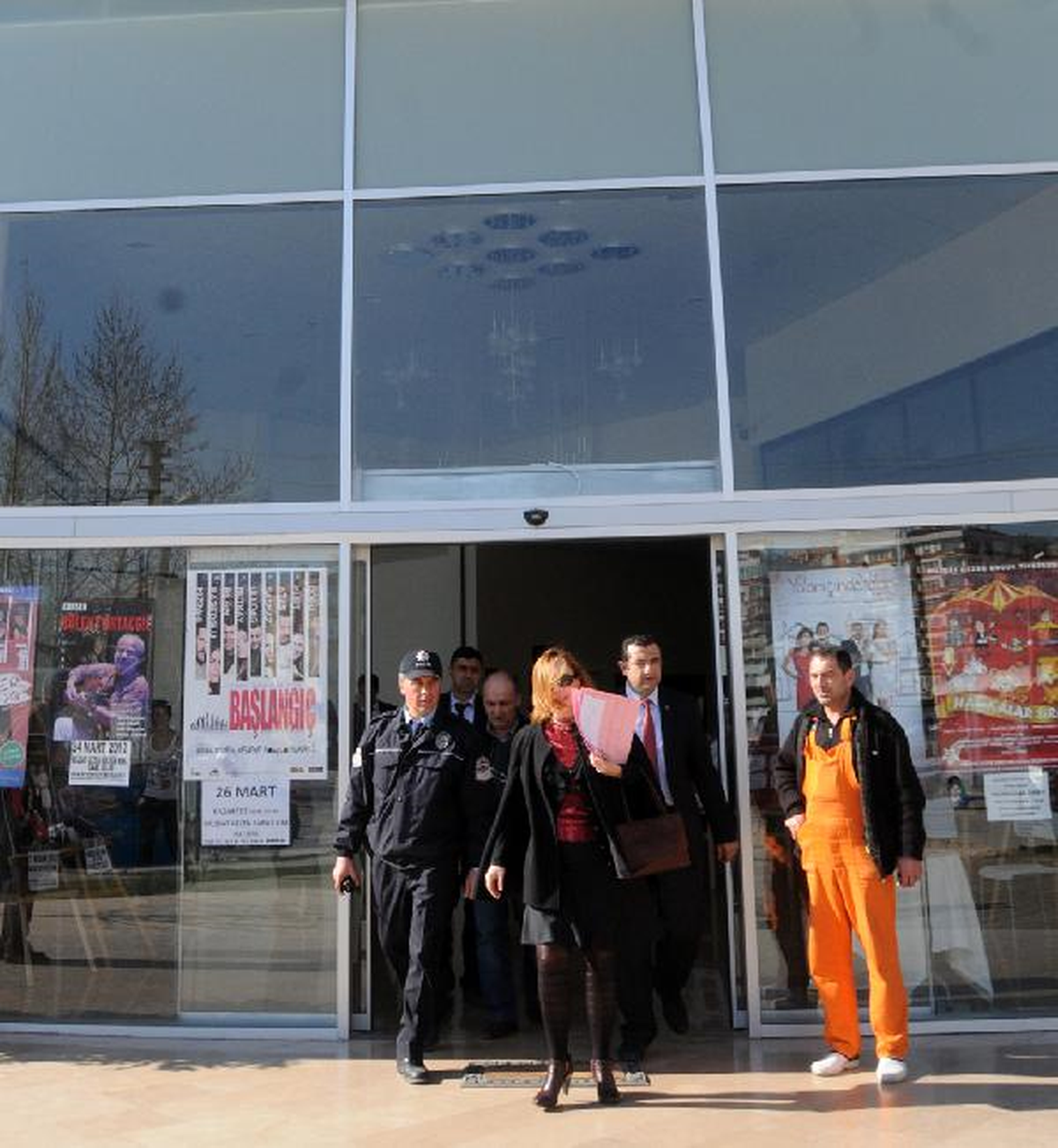 Müjdat Gezen Sanat Merkezi'nin Eşyası Haczedildi