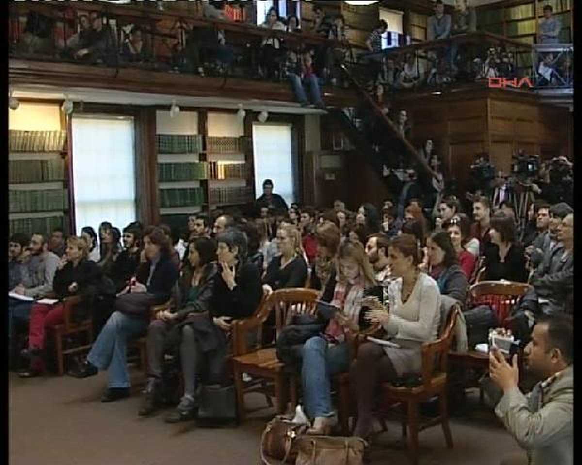 Nobel Ödüllü Karman: Meydanlarda Sizinle Birlikte Gösteri Yaparım