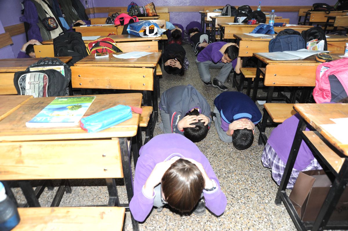 Öğrencilere Deprem ve Yangın Eğitimi