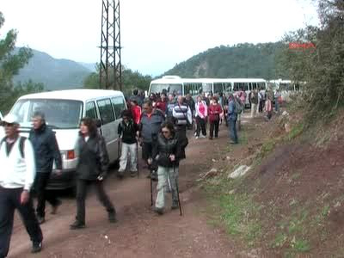 Tenekede Pişmiş Tavuk Keyfi