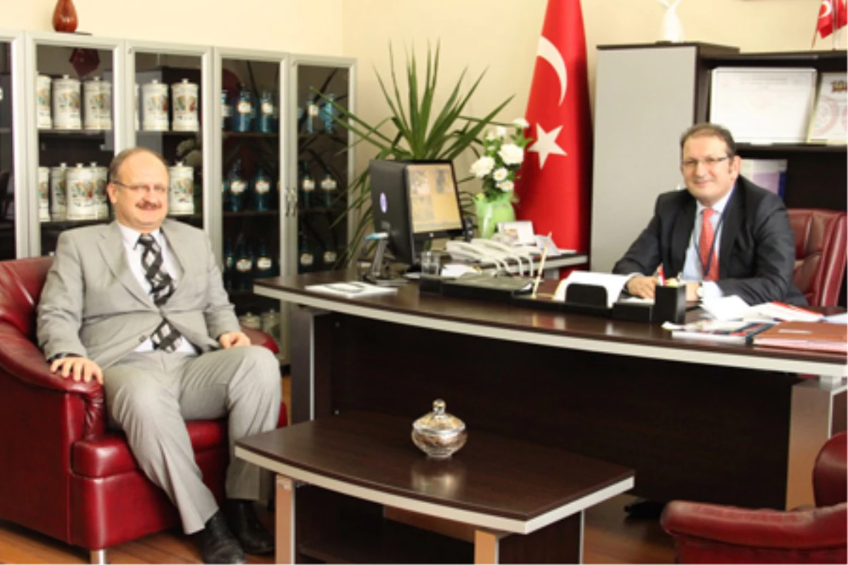 Prof. Dr. Behzat Özkan\'ı Makamında Ziyaret