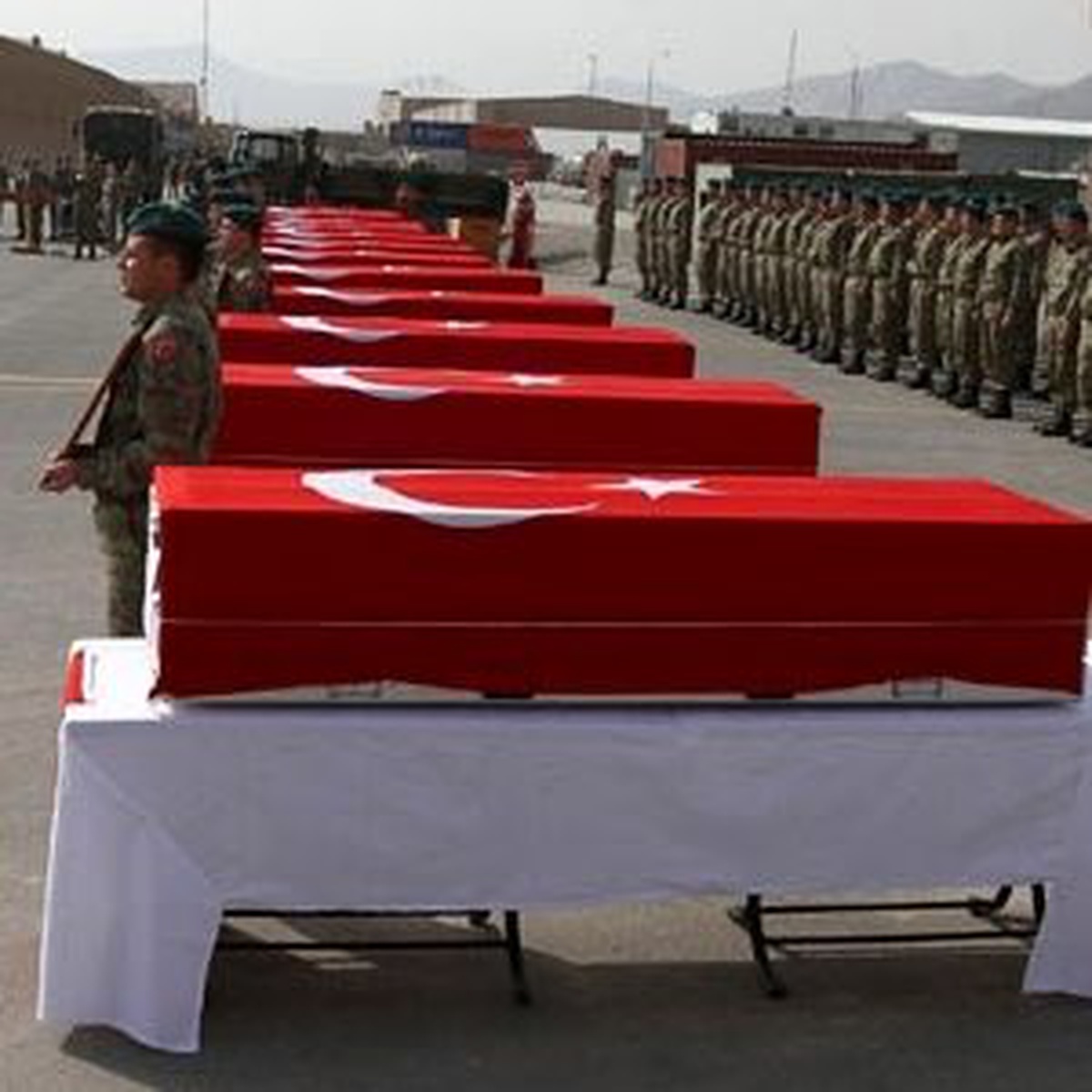 Şehit 12 Askerin Otopsi İşlemleri Uzadı, Tören Ertelendi