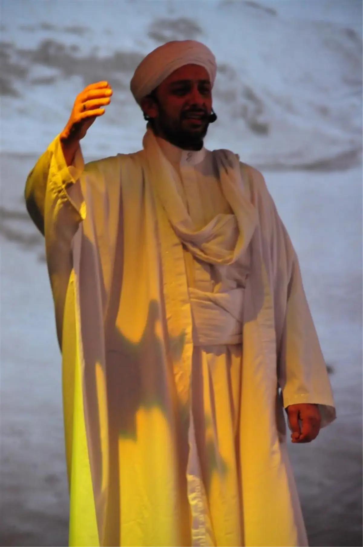 Şehitler Tiyatroyla Anıldı